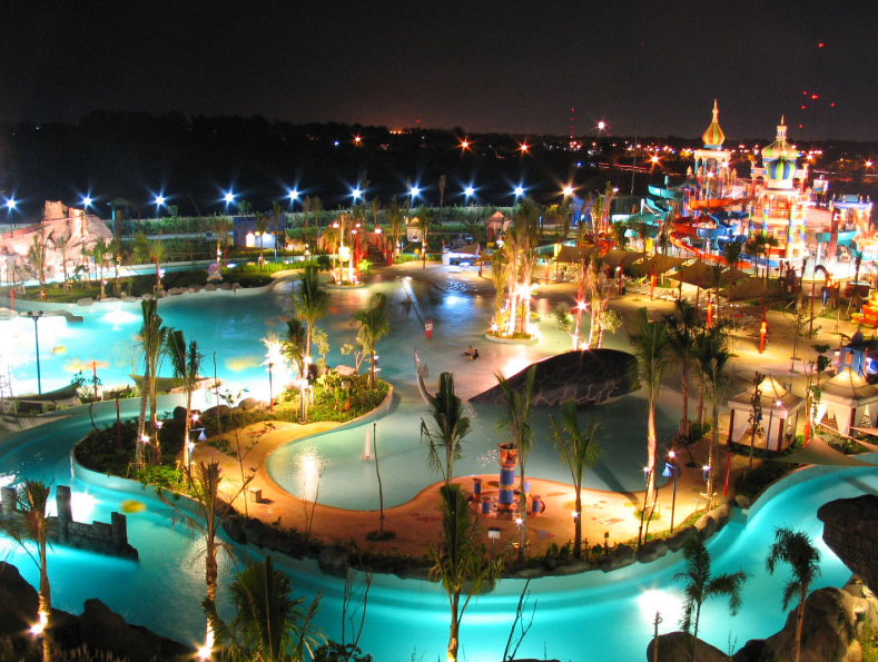 Wisata Malam Surabaya (Tunjungan Plaza)