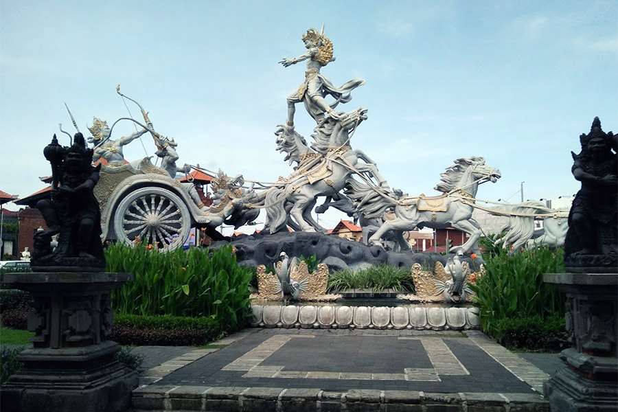 Monumen patung kuda di dekat bandara Ngurah Rai